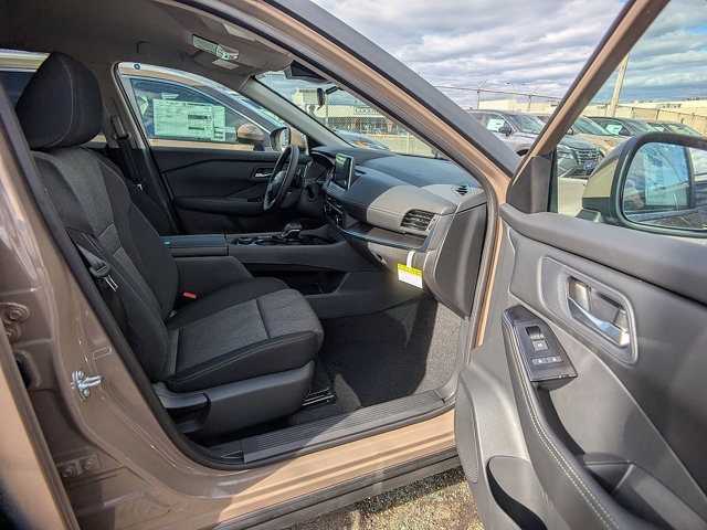 Vehicle image 11 of 27
