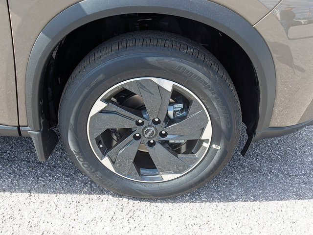 Vehicle image 7 of 27