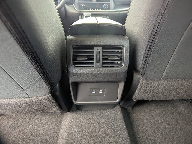 Vehicle image 19 of 27