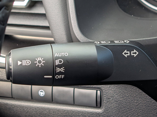 Vehicle image 23 of 27
