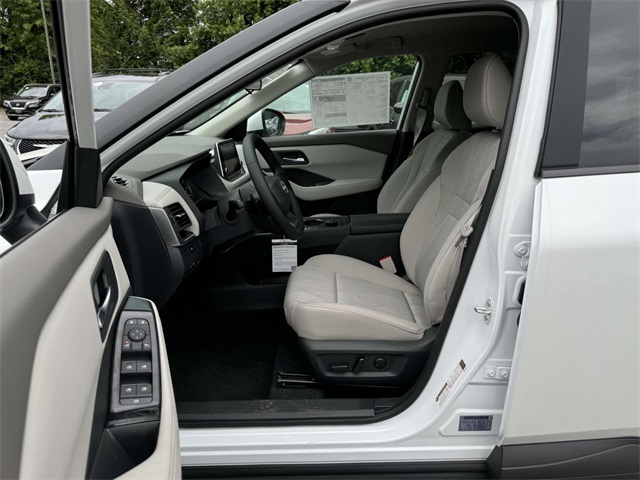 Vehicle image 12 of 18