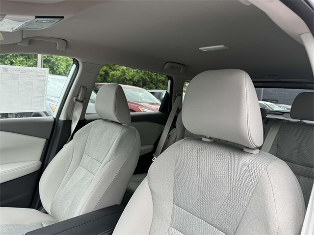 Vehicle image 8 of 18