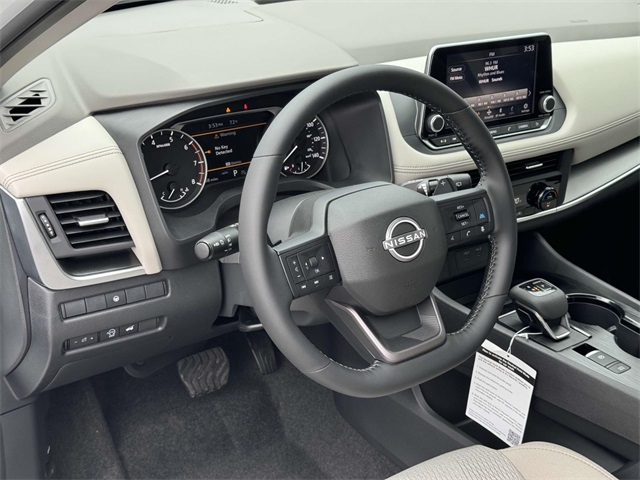 Vehicle image 10 of 18