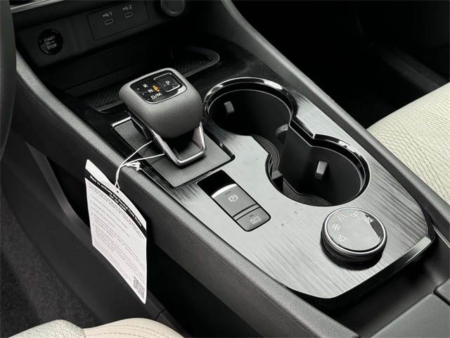 Vehicle image 15 of 18
