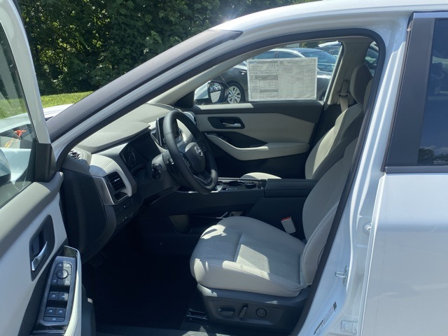 Vehicle image 34 of 36