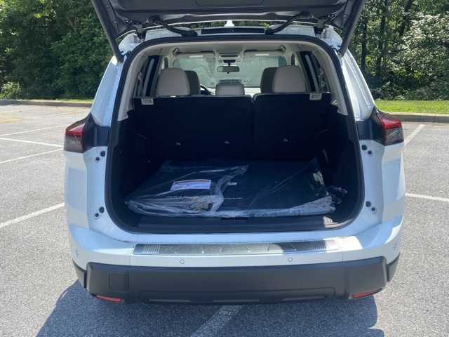 Vehicle image 9 of 36