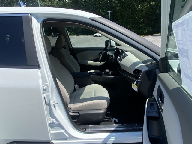 Vehicle image 16 of 36