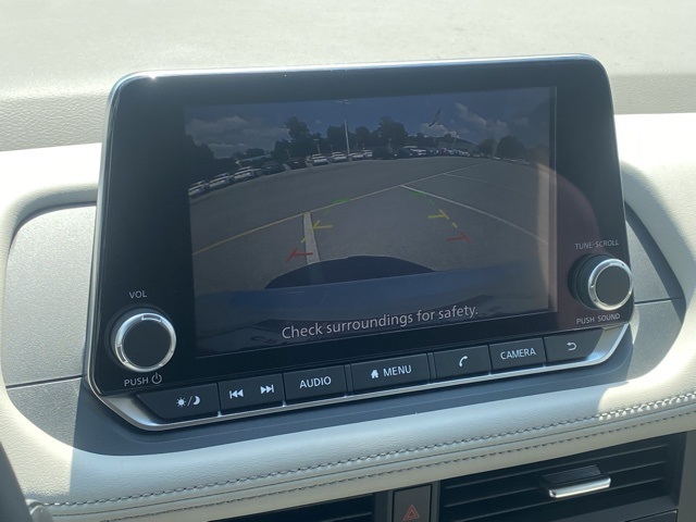 Vehicle image 24 of 36