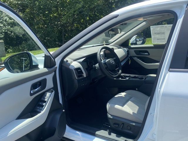 Vehicle image 19 of 36