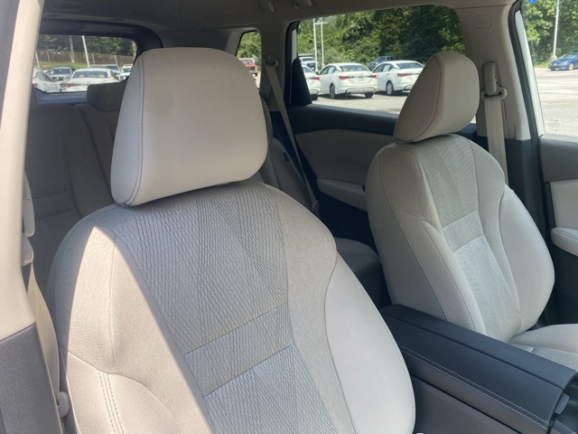 Vehicle image 14 of 36
