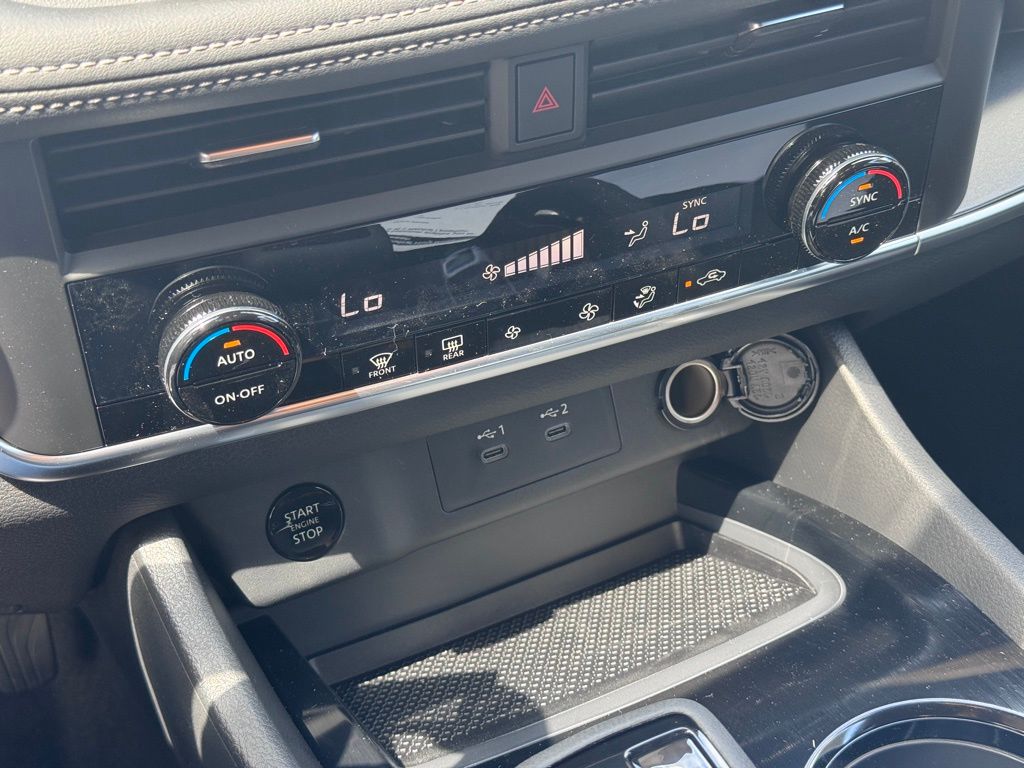 Vehicle image 22 of 23