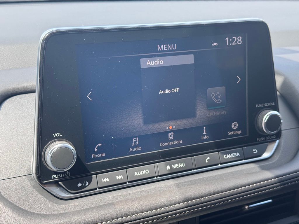 Vehicle image 14 of 23