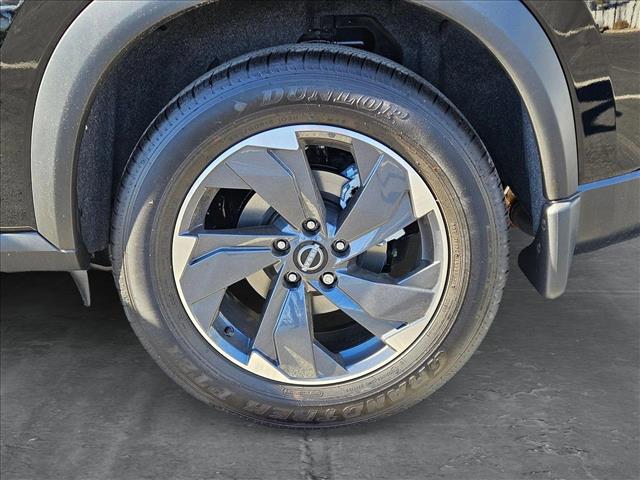 Vehicle image 10 of 18