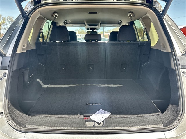 Vehicle image 13 of 40