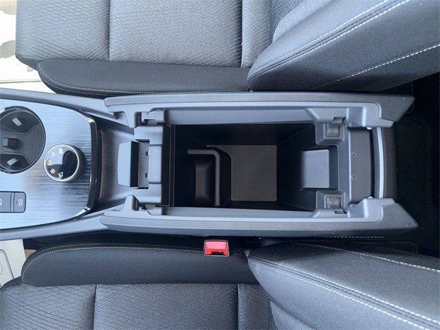 Vehicle image 26 of 40