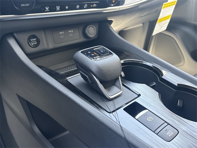 Vehicle image 23 of 40