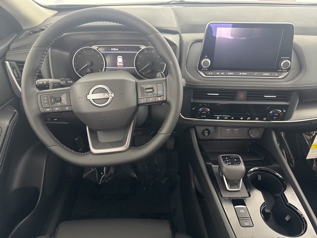 Vehicle image 21 of 28