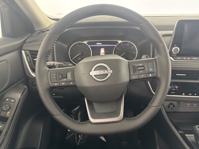 Vehicle image 22 of 28