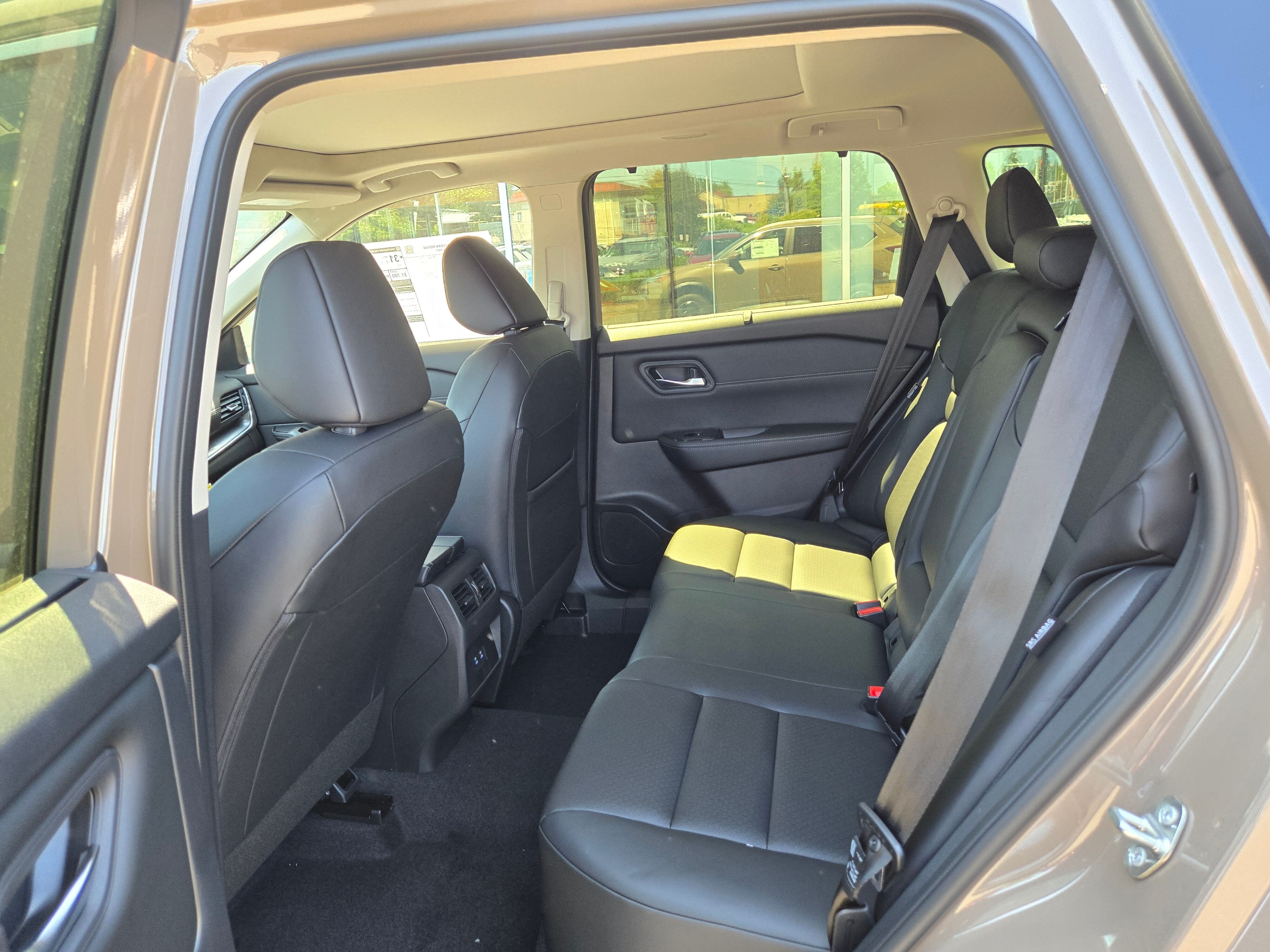 Vehicle image 12 of 30