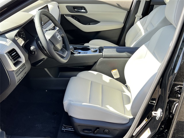 Vehicle image 15 of 28
