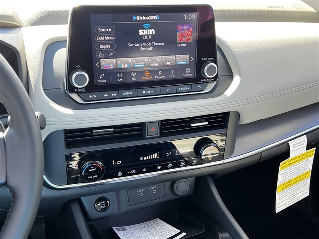 Vehicle image 20 of 28