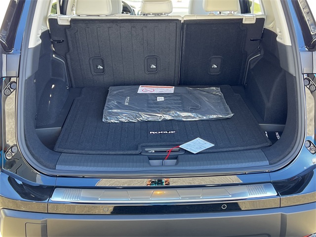Vehicle image 11 of 28