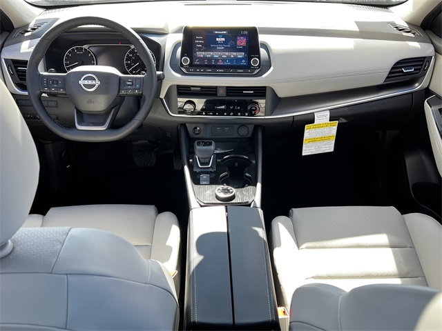 Vehicle image 18 of 28