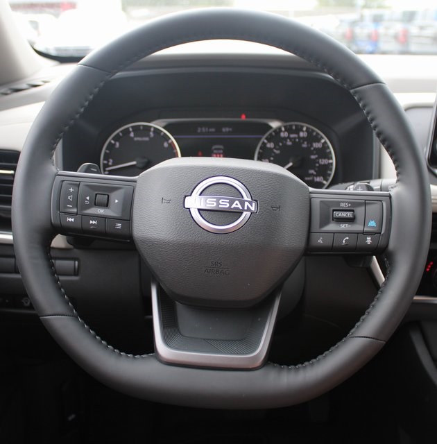 Vehicle image 9 of 21