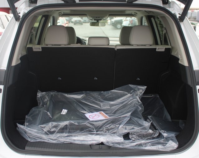 Vehicle image 19 of 21