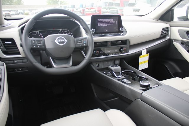 Vehicle image 12 of 21