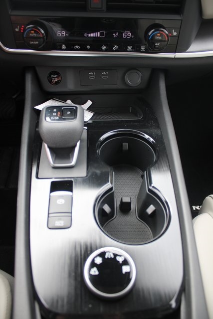 Vehicle image 16 of 21