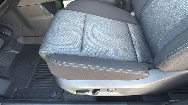 Vehicle image 21 of 41