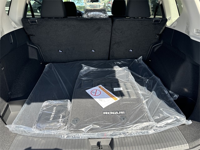 Vehicle image 18 of 19