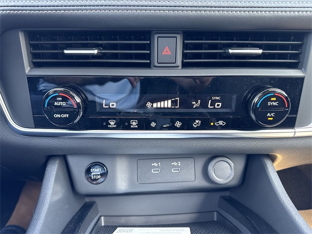Vehicle image 16 of 19
