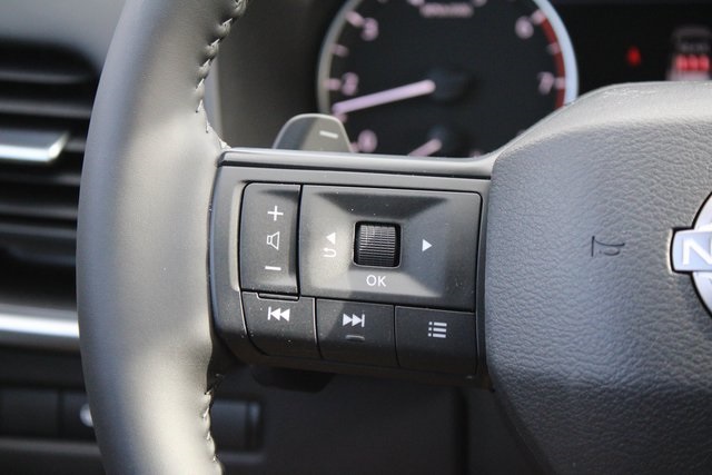 Vehicle image 9 of 19
