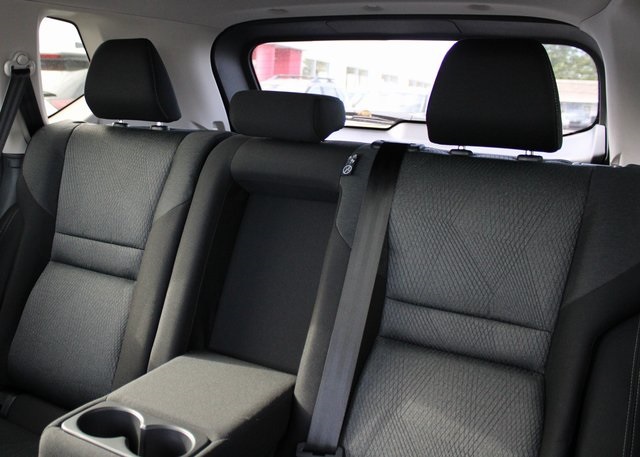 Vehicle image 16 of 19