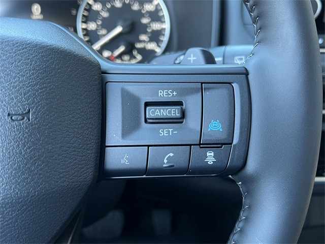 Vehicle image 16 of 28