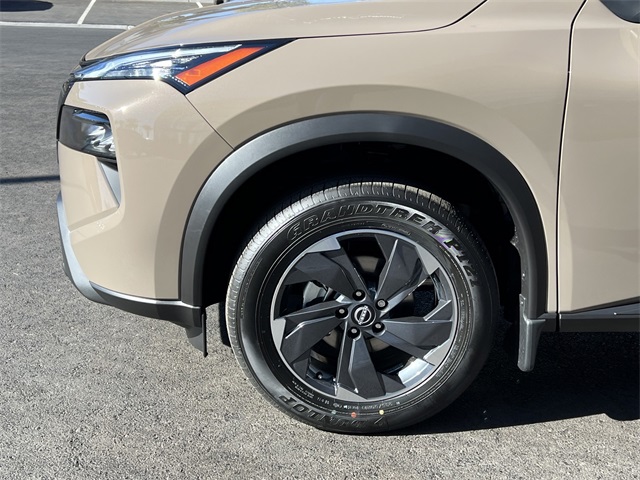Vehicle image 27 of 28