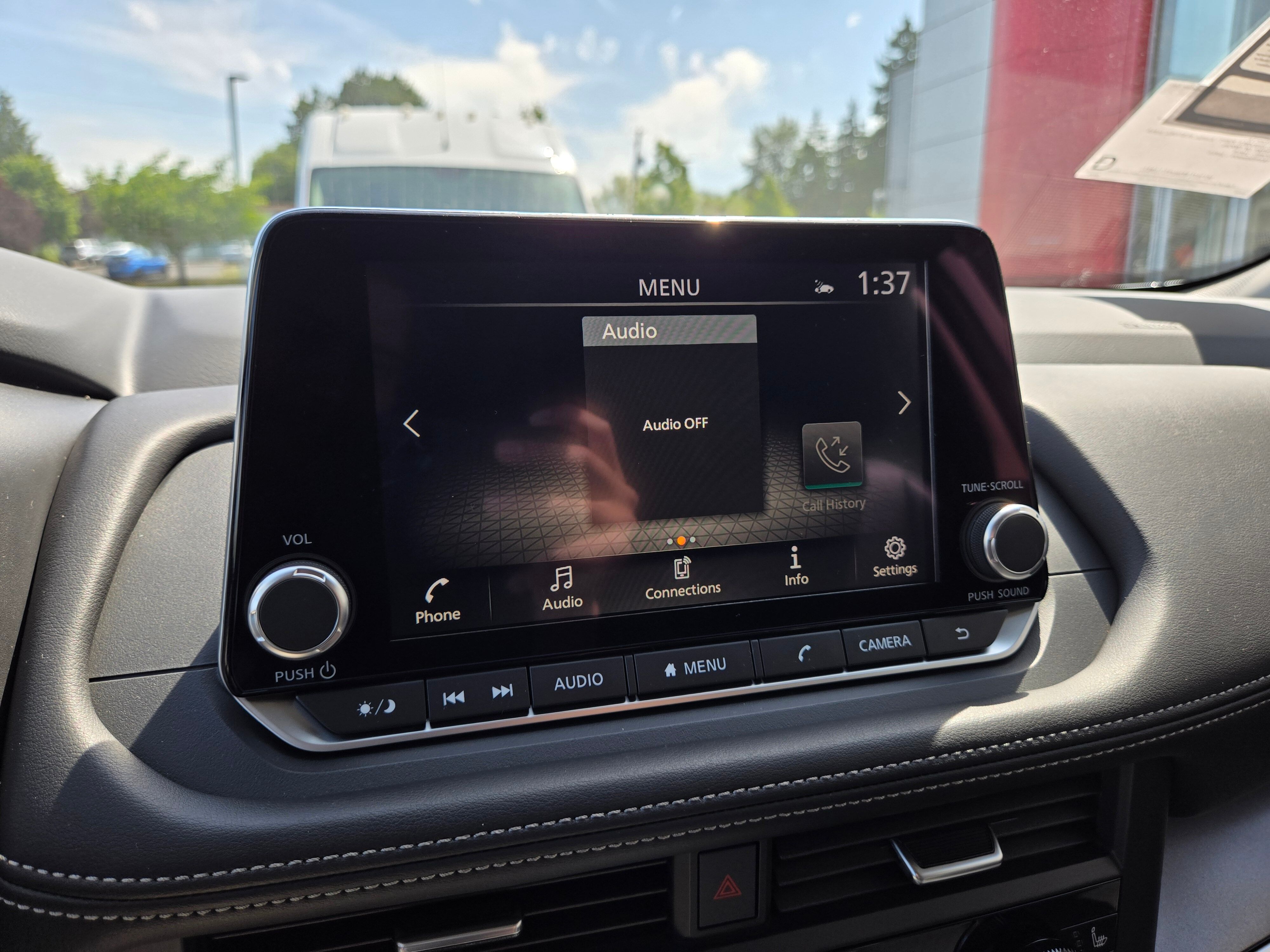 Vehicle image 18 of 31