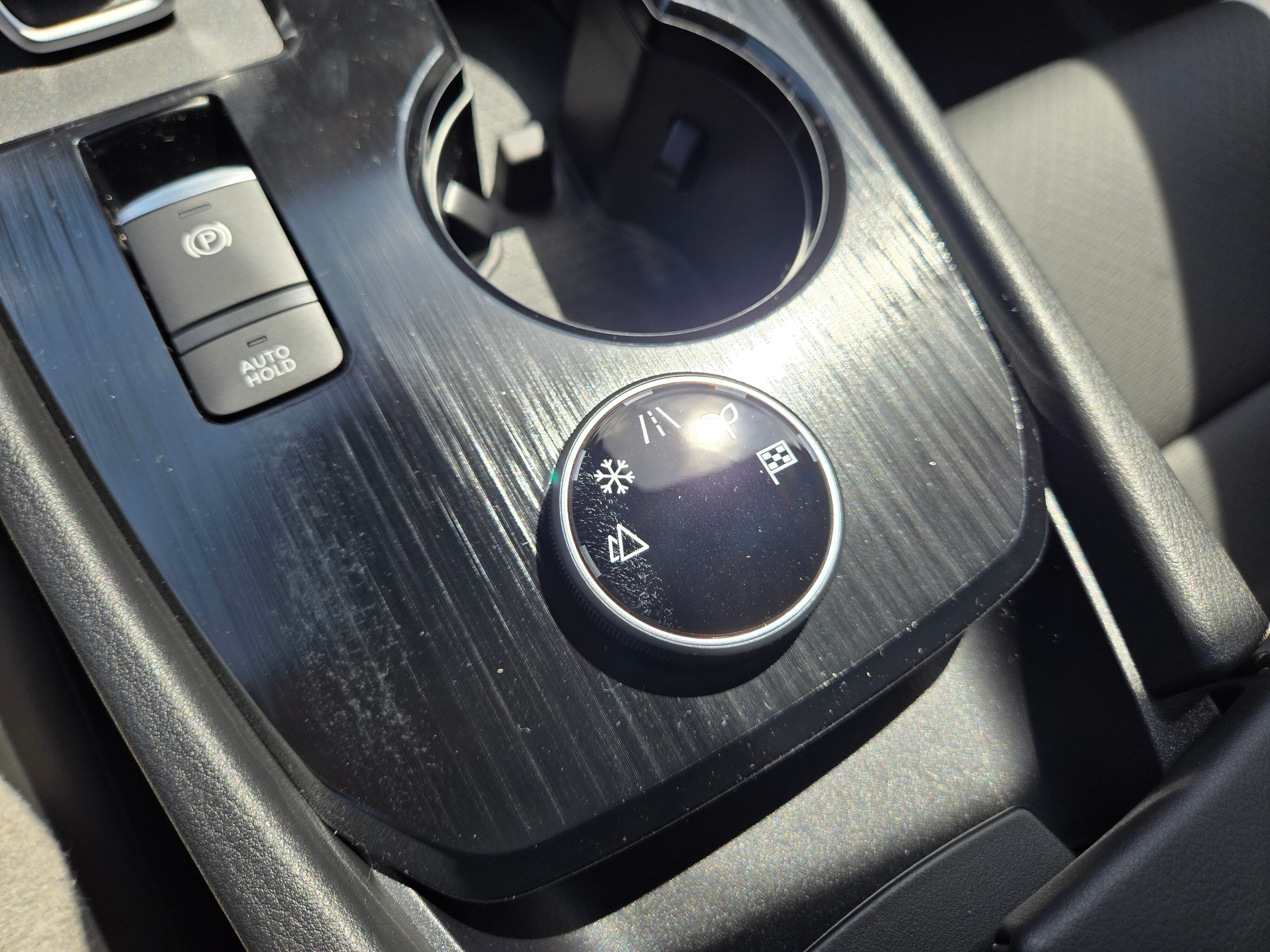 Vehicle image 21 of 31