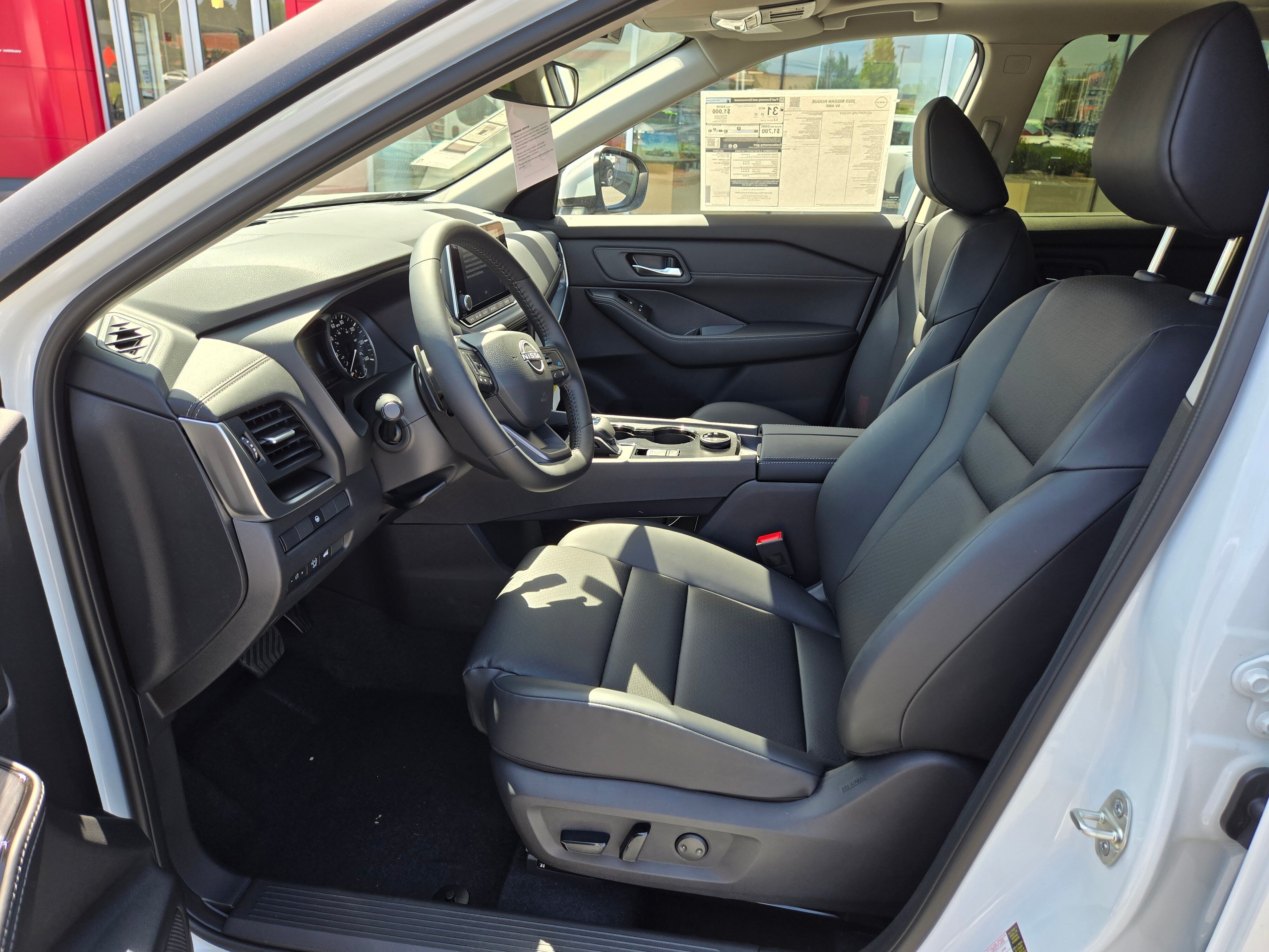Vehicle image 14 of 31