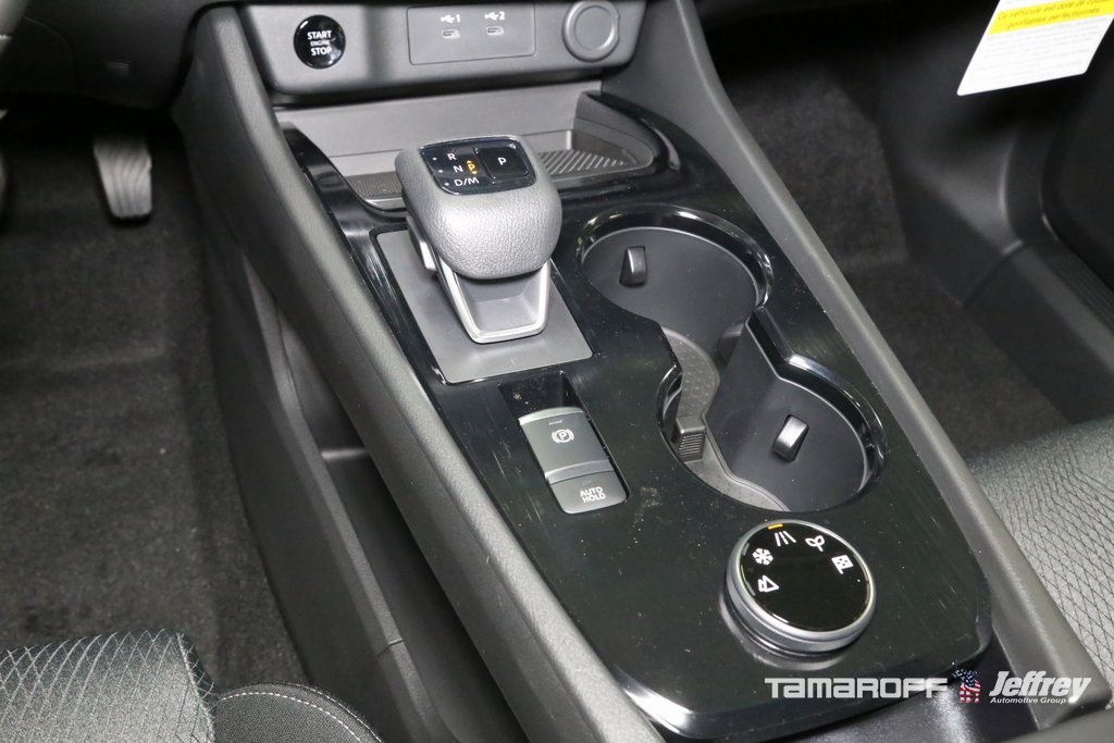 Vehicle image 17 of 21