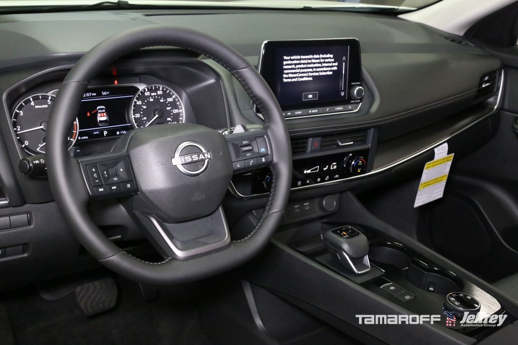 Vehicle image 9 of 21