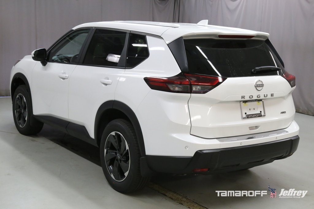 Vehicle image 7 of 21