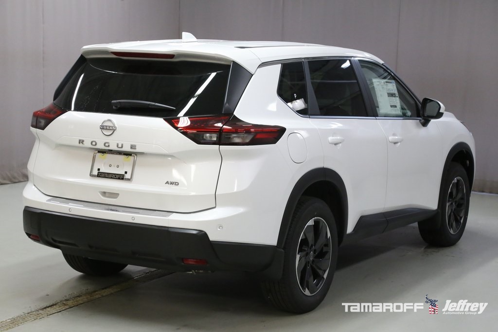 Vehicle image 5 of 21