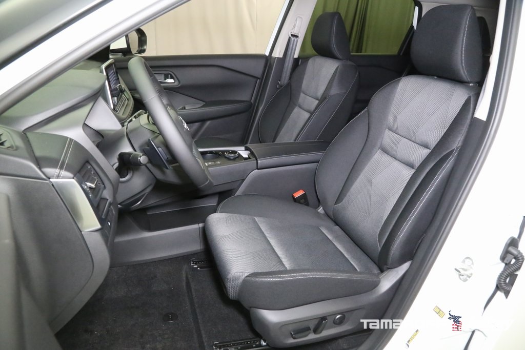 Vehicle image 10 of 21
