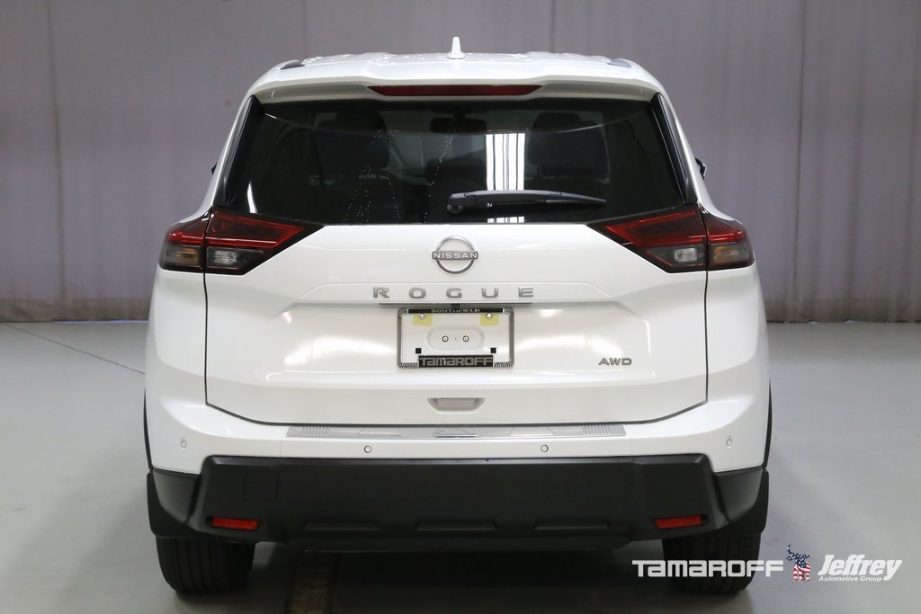 Vehicle image 6 of 21