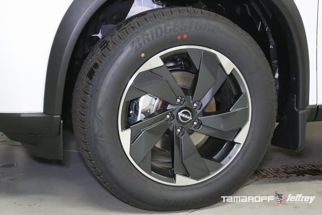 Vehicle image 20 of 21