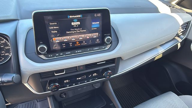 Vehicle image 26 of 35