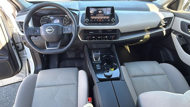 Vehicle image 18 of 35